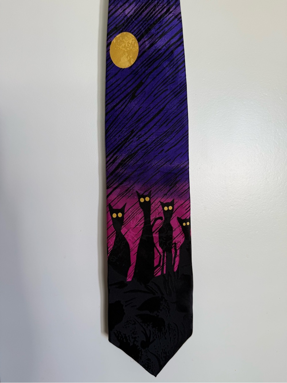 Hallmark VTG Black Cats Silhouette Tie Gradient and Yellow Moon Halloween Silk